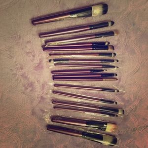 Brand new make up brushes! 2 sets
